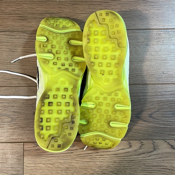 White and lime green Nike airmax - Picture 8 of 9